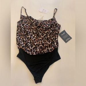 NWT Sadie and Sage bodysuit, Animal print, size small (bin C)